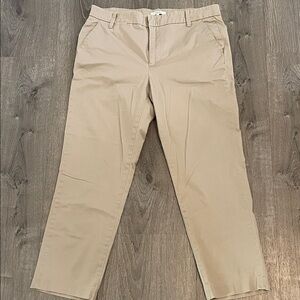 Vince Women's Classic Beige Khakis
